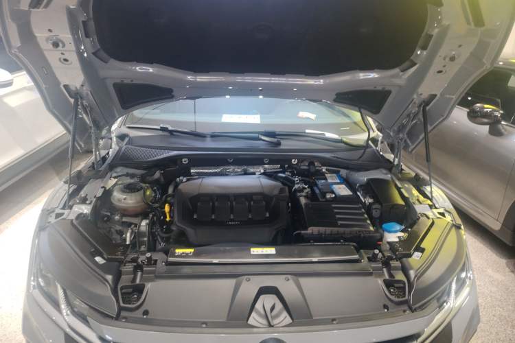 Used Volkswagen FAW-Volkswagen CC 2021 330TSI Ignite Edition Engine Bay