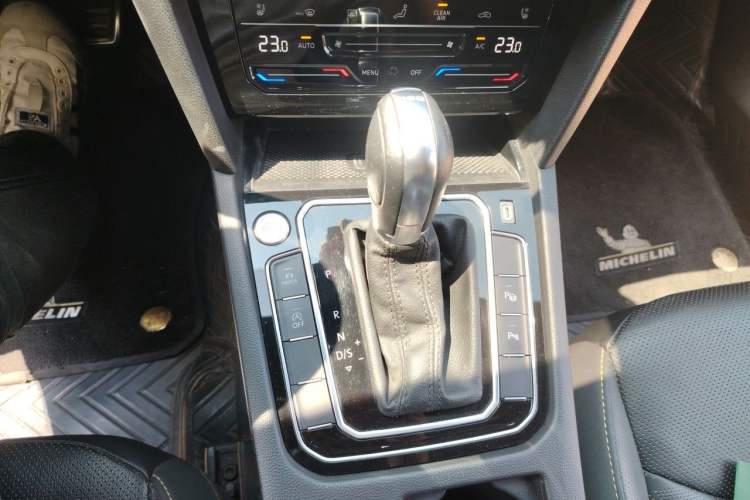 Used Volkswagen FAW-Volkswagen CC 2021 380TSI Striking Edition 30th Anniversary Model Gear Lever