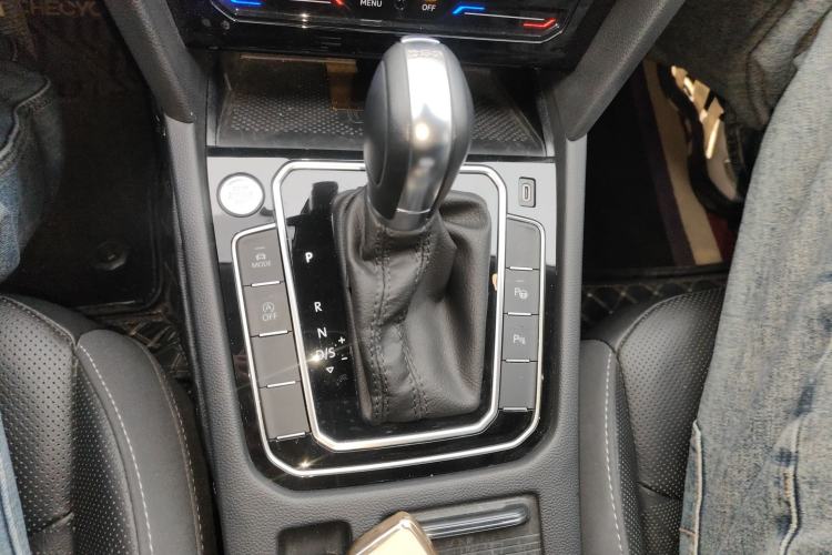 Used Volkswagen FAW-Volkswagen CC 2021 380TSI Striking Edition Gear Lever