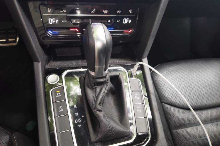 Used Volkswagen FAW-Volkswagen CC 2021 Estate Car 380TSI Vizion Edition Gear Lever
