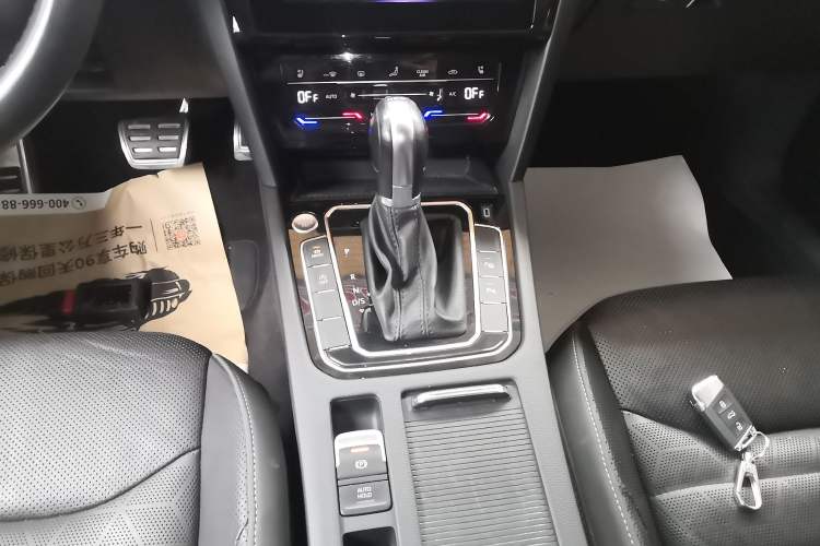 Used Volkswagen FAW-Volkswagen CC 2021 Estate Car 380TSI Vizion Edition Gear Lever