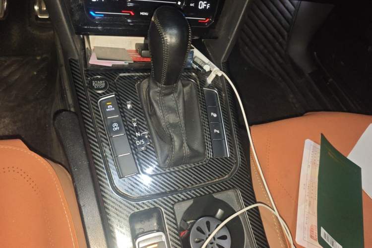 Used Volkswagen FAW-Volkswagen CC 2021 Estate Car 380TSI Vizion Edition Gear Lever