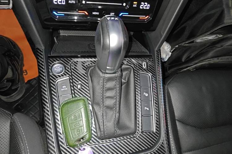 Used Volkswagen FAW-Volkswagen CC 2021 380TSI Striking Edition Gear Lever