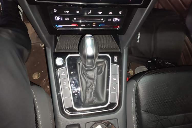 Used Volkswagen FAW-Volkswagen CC 2021 Estate Car 380TSI Vizion Edition Gear Lever