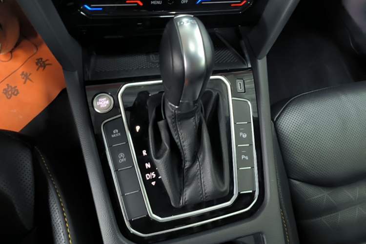 Used Volkswagen FAW-Volkswagen CC 2021 380TSI Striking Edition Gear Lever