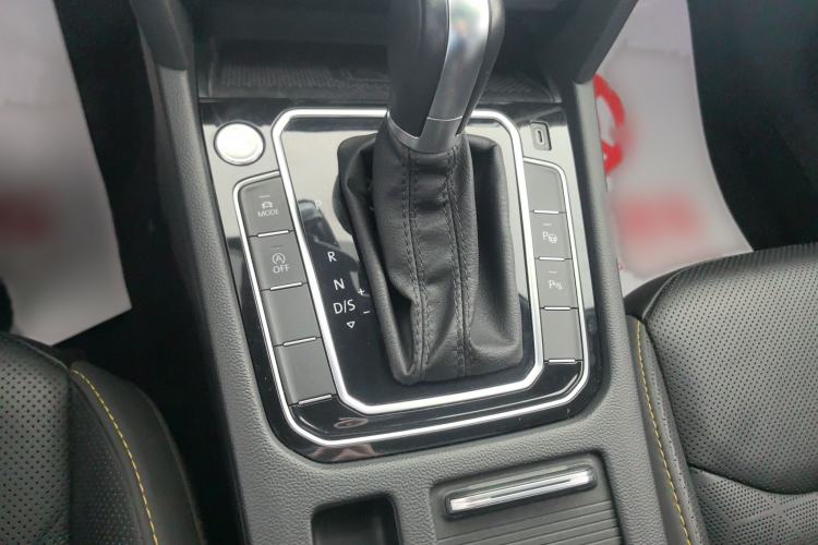 Used Volkswagen FAW-Volkswagen CC 2021 380TSI Striking Edition Gear Lever