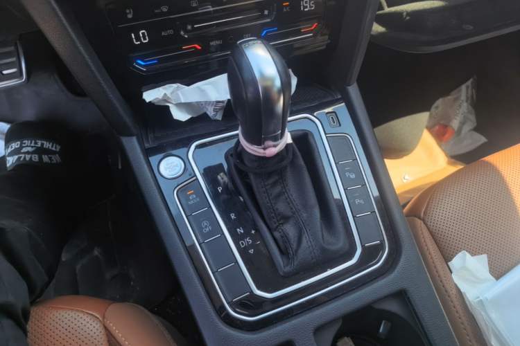 Used Volkswagen FAW-Volkswagen CC 2021 Estate Car 380TSI Vizion Edition Gear Lever
