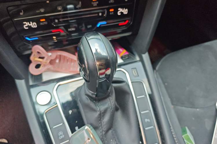 Used Volkswagen FAW-Volkswagen CC 2021 330TSI Ignite Edition Gear Lever