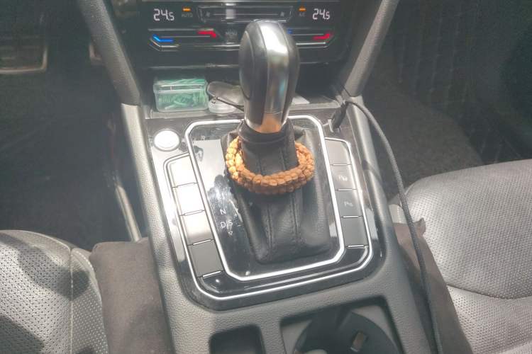 Used Volkswagen FAW-Volkswagen CC 2021 380TSI Striking Edition Gear Lever