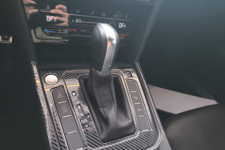 Used Volkswagen FAW-Volkswagen CC 2021 380TSI Striking Edition Gear Lever