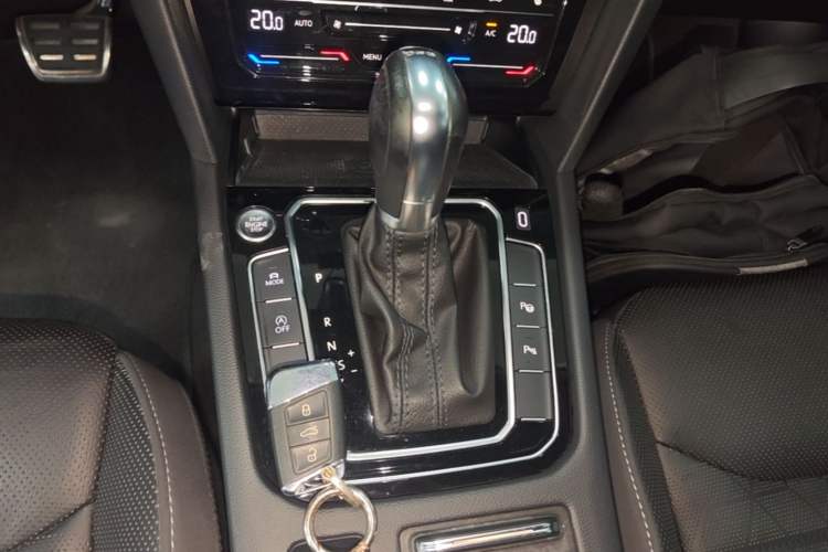 Used Volkswagen FAW-Volkswagen CC 2021 Estate Car 380TSI Vizion Edition Gear Lever