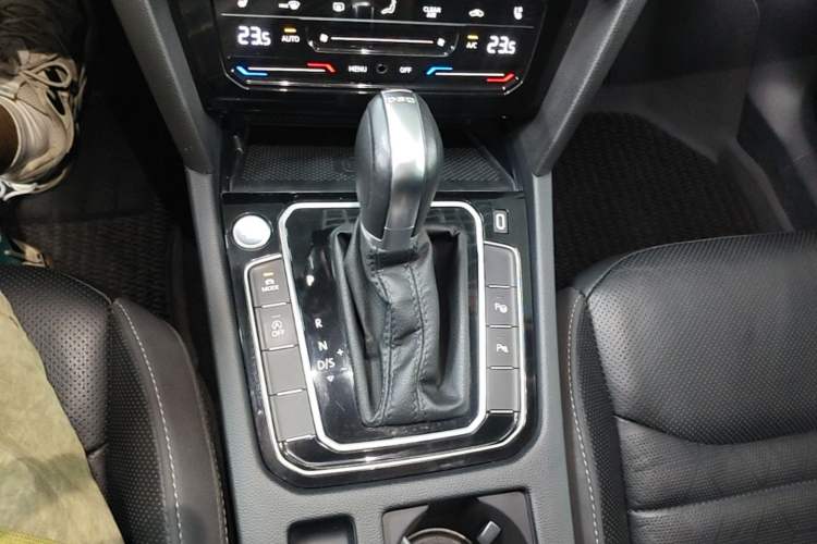 Used Volkswagen FAW-Volkswagen CC 2021 Estate Car 380TSI Vizion Edition Gear Lever