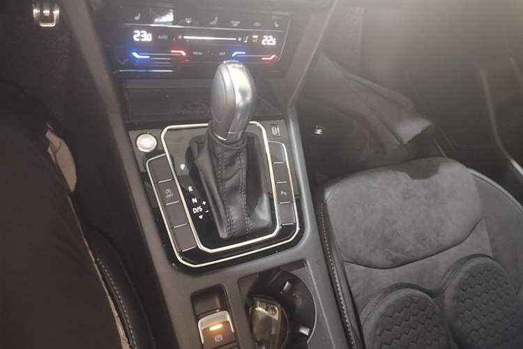Used Volkswagen FAW-Volkswagen CC 2021 330TSI Ignite Edition Gear Lever