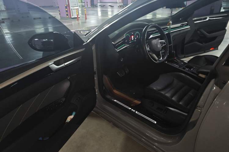 Used Volkswagen FAW-Volkswagen CC 2021 380TSI Striking Edition Interior 3