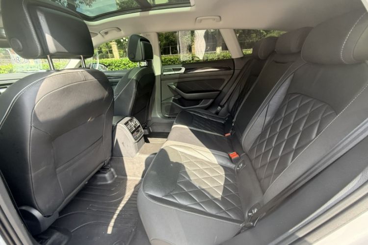 Used Volkswagen FAW-Volkswagen CC 2021 Estate Vehicle 380TSI Vizzion Edition Interior 3