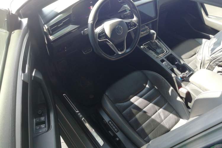 Used Volkswagen FAW-Volkswagen CC 2021 380TSI Striking Edition Interior 3
