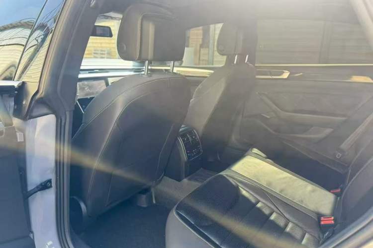 Used Volkswagen FAW-Volkswagen CC 2021 380TSI Striking Edition Interior 4