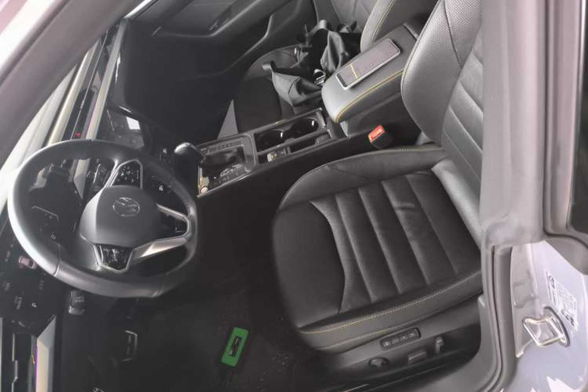 Used Volkswagen FAW-Volkswagen CC 2021 380TSI Striking Edition Left Front Seat
