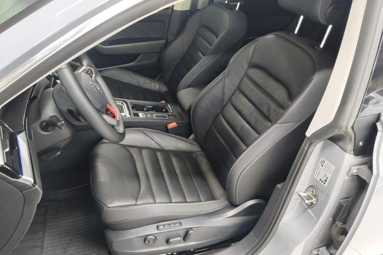 Used Volkswagen FAW-Volkswagen CC 2021 Estate Car 380TSI Vizion Edition Left Front Seat
