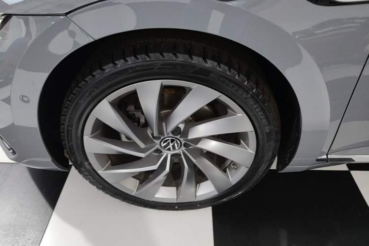 Used Volkswagen FAW-Volkswagen CC 2021 380TSI Striking Edition Left Front Wheel Hub