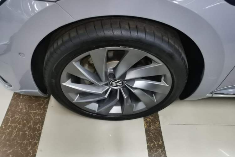 Used Volkswagen FAW-Volkswagen CC 2021 380TSI Striking Edition Left Front Wheel Hub