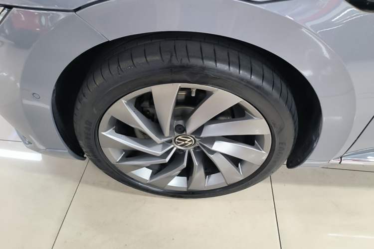 Used Volkswagen FAW-Volkswagen CC 2021 380TSI Striking Edition Left Front Wheel Hub