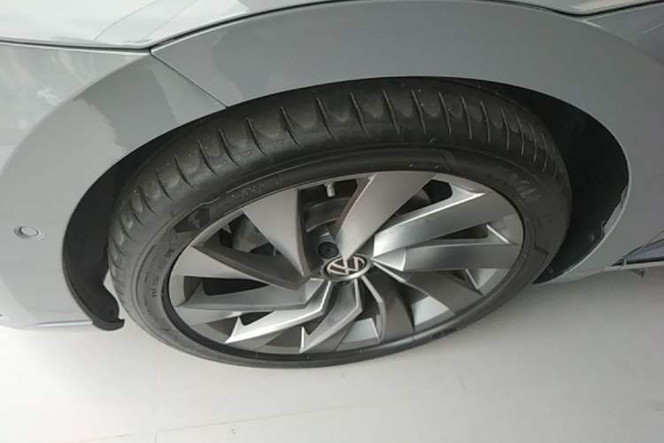 Used Volkswagen FAW-Volkswagen CC 2021 380TSI Striking Edition Left Front Wheel Hub
