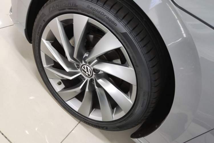 Used Volkswagen FAW-Volkswagen CC 2021 380TSI Striking Edition Left Front Wheel Hub