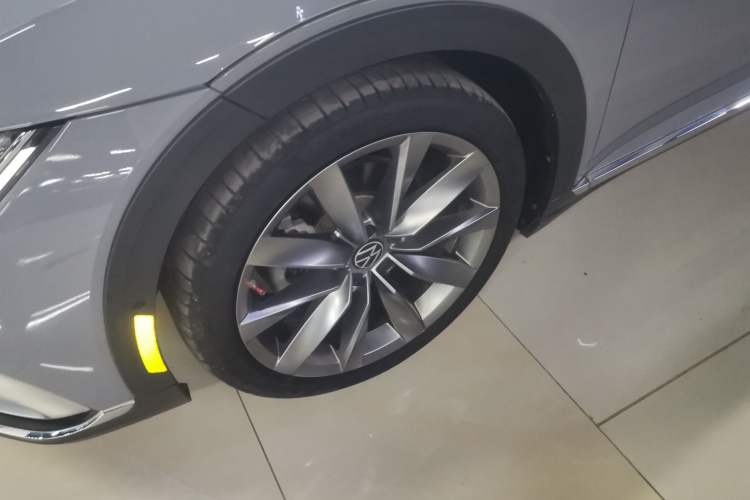 Used Volkswagen FAW-Volkswagen CC 2021 Estate Car 380TSI Vizion Edition Left Front Wheel Hub