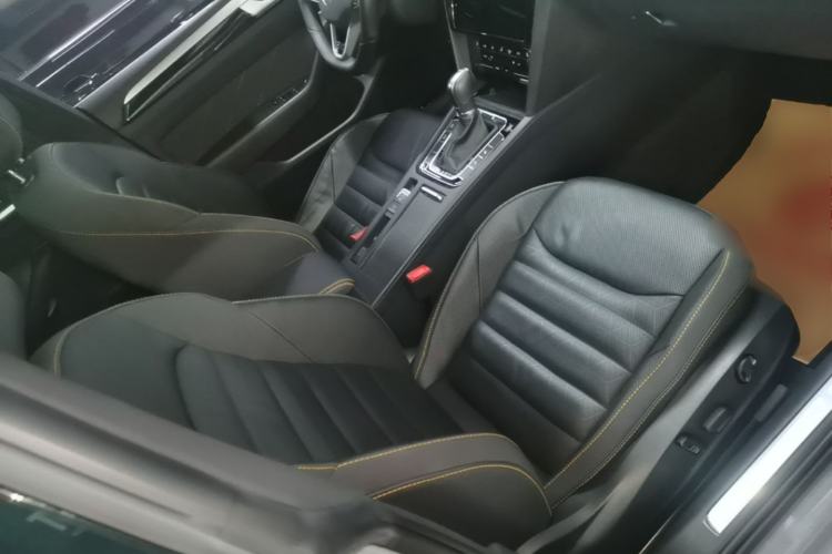 Used Volkswagen FAW-Volkswagen CC 2021 380TSI Striking Edition Right Front Seat