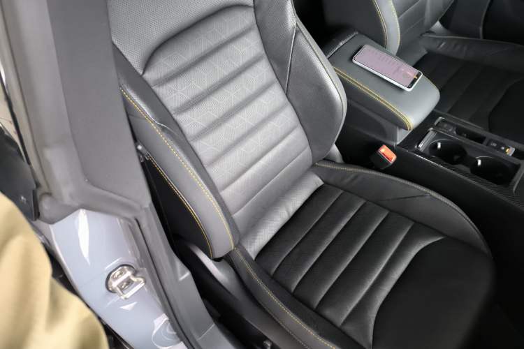 Used Volkswagen FAW-Volkswagen CC 2021 380TSI Striking Edition Right Front Seat