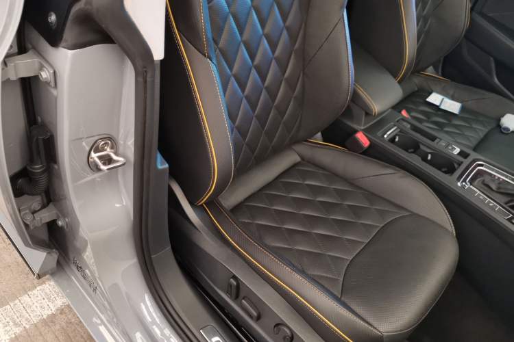 Used Volkswagen FAW-Volkswagen CC 2021 380TSI Striking Edition Right Front Seat