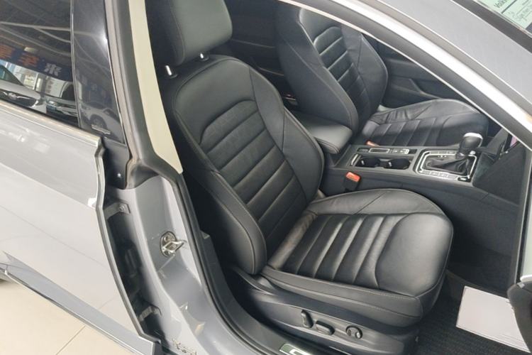 Used Volkswagen FAW-Volkswagen CC 2021 Estate Car 380TSI Vizion Edition Right Front Seat