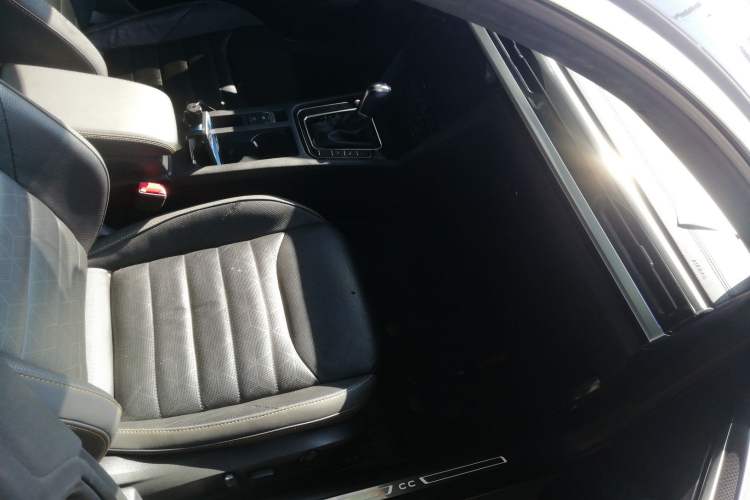 Used Volkswagen FAW-Volkswagen CC 2021 380TSI Striking Edition Right Front Seat