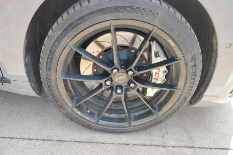 Used Volkswagen FAW-Volkswagen CC 2021 380TSI Striking Edition 30th Anniversary Model Right Front Wheel Hub