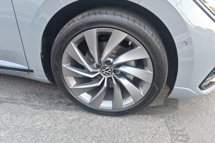 Used Volkswagen FAW-Volkswagen CC 2021 380TSI Striking Edition Right Front Wheel Hub