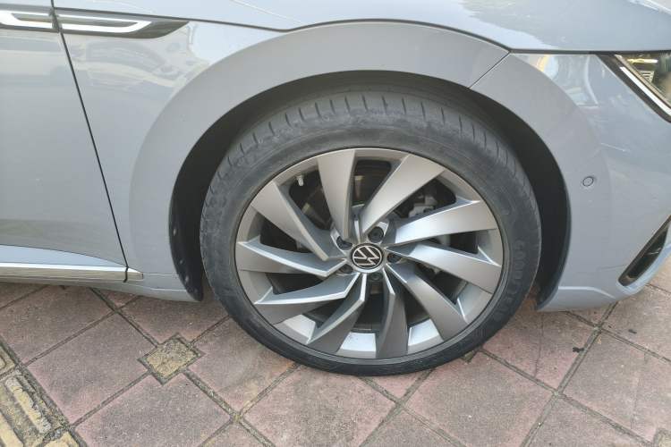 Used Volkswagen FAW-Volkswagen CC 2021 380TSI Striking Edition Right Front Wheel Hub