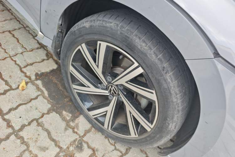 Used Volkswagen FAW-Volkswagen CC 2021 330TSI Ignite Edition Right Front Wheel Hub
