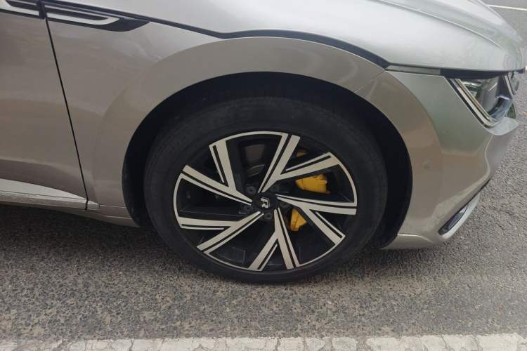 Used Volkswagen FAW-Volkswagen CC 2021 380TSI Striking Edition Right Front Wheel Hub