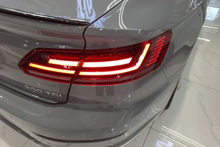 Used Volkswagen FAW-Volkswagen CC 2021 380TSI Striking Edition Right Rear Taillight