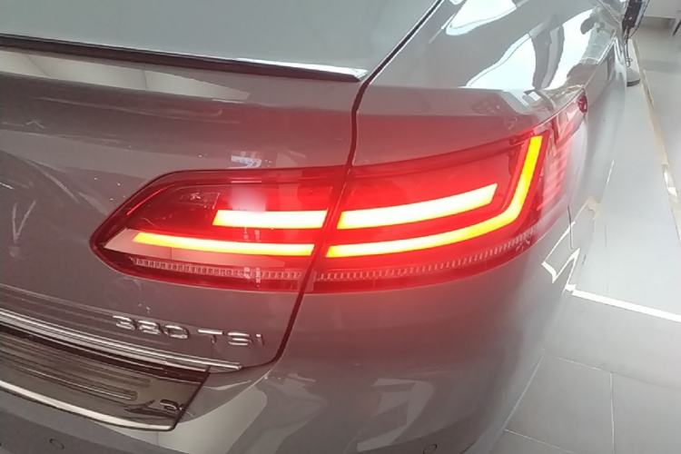 Used Volkswagen FAW-Volkswagen CC 2021 380TSI Striking Edition Right Rear Taillight