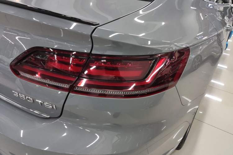 Used Volkswagen FAW-Volkswagen CC 2021 380TSI Striking Edition Right Rear Taillight