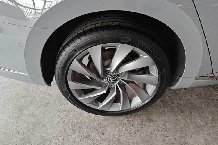Used Volkswagen FAW-Volkswagen CC 2021 380TSI Striking Edition Right Rear Wheel Hub