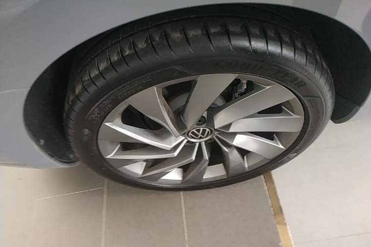 Used Volkswagen FAW-Volkswagen CC 2021 380TSI Striking Edition Right Rear Wheel Hub