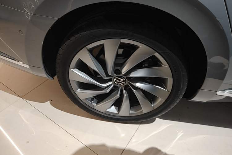 Used Volkswagen FAW-Volkswagen CC 2021 380TSI Striking Edition Right Rear Wheel Hub