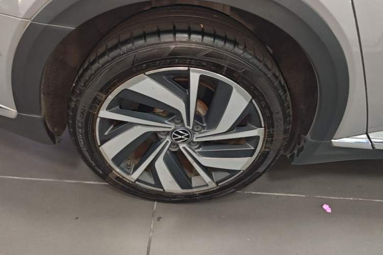 Used Volkswagen FAW-Volkswagen CC 2021 Estate Car 380TSI Vizion Edition Right Rear Wheel Hub