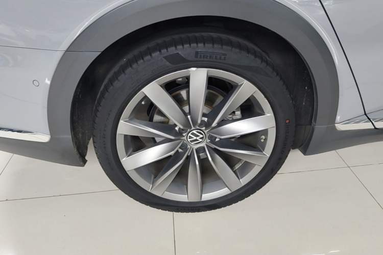Used Volkswagen FAW-Volkswagen CC 2021 Estate Car 380TSI Vizion Edition Right Rear Wheel Hub