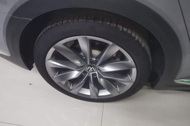 Used Volkswagen FAW-Volkswagen CC 2021 Estate Car 380TSI Vizion Edition Right Rear Wheel Hub