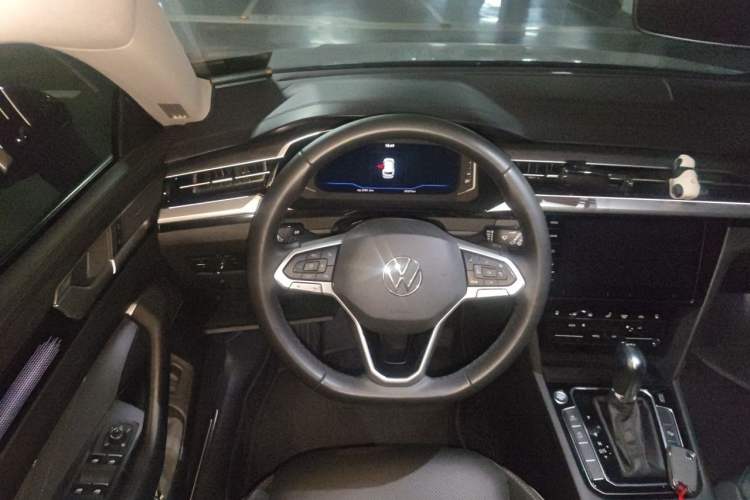 Used Volkswagen FAW-Volkswagen CC 2021 Estate Vehicle 380TSI Vizzion Edition Steering Wheel