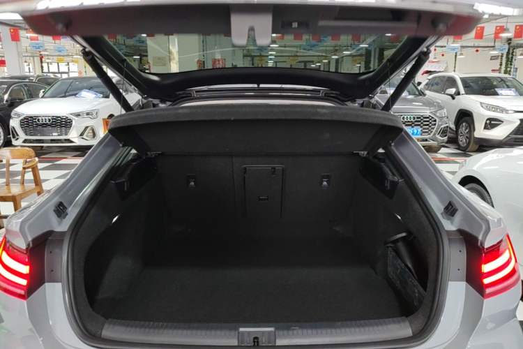 Used Volkswagen FAW-Volkswagen CC 2021 380TSI Striking Edition Trunk